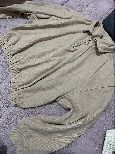 Beli sıkmalı crop bluz