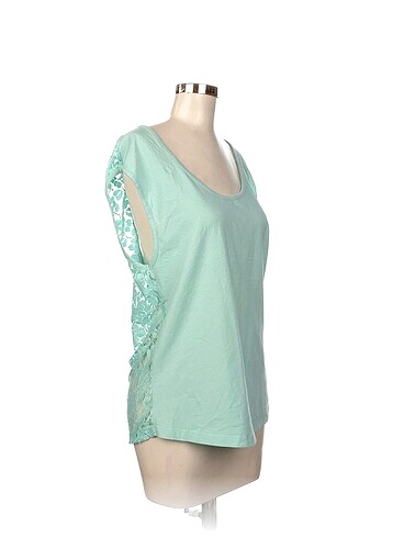 Penti Penti T-shirt %70 İndirimli.