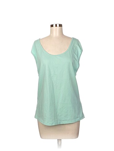 Penti T-shirt %70 İndirimli.
