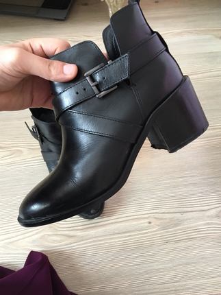 Stradivarius Siyah Deri Bot
