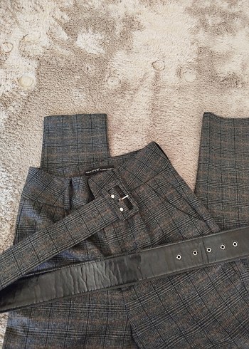Zara Kadın Gri Kareli Kemerli Kumaş Pantolon