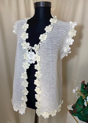 El Yapımı Beyaz Çiçekli Bohem Yelek. - Görsel 2