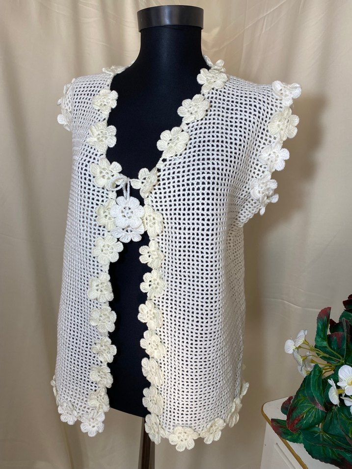 El Yapımı Beyaz Çiçekli Bohem Yelek. - Görsel 2