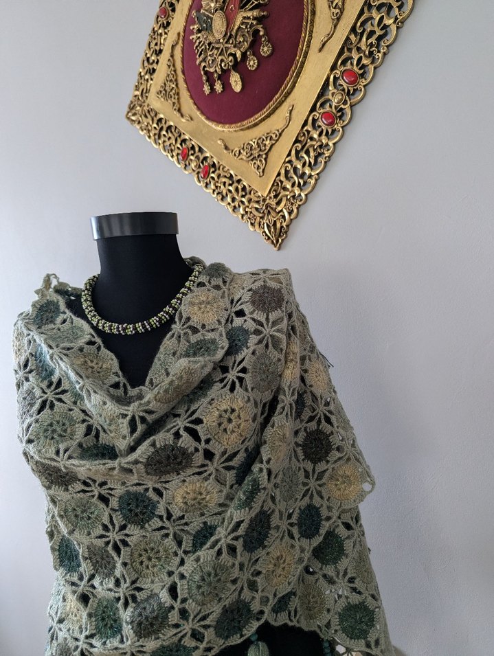 Bohem Tarz Gri-Haki Örgü Kadın Şal - Görsel 2