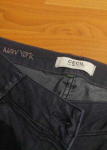 Cecile Düğmeli Siyah Normal Boy Denim Kadın Pantolon