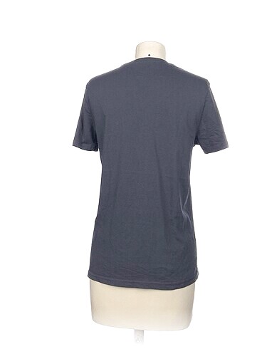 m Beden Mavi Jeans T-shirt %70 İndirimli.