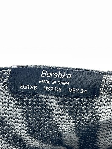 xs Beden çeşitli Renk Bershka Bluz %70 İndirimli.