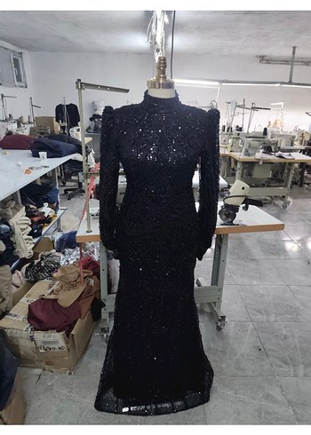 Uzun Siyah Boncuk İşlemeli Gotik Abiye Elbise