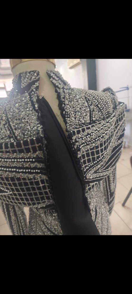 Boncuk İşlemeli Yüksek Yakalı Uzun Gri Abiye - Görsel 2