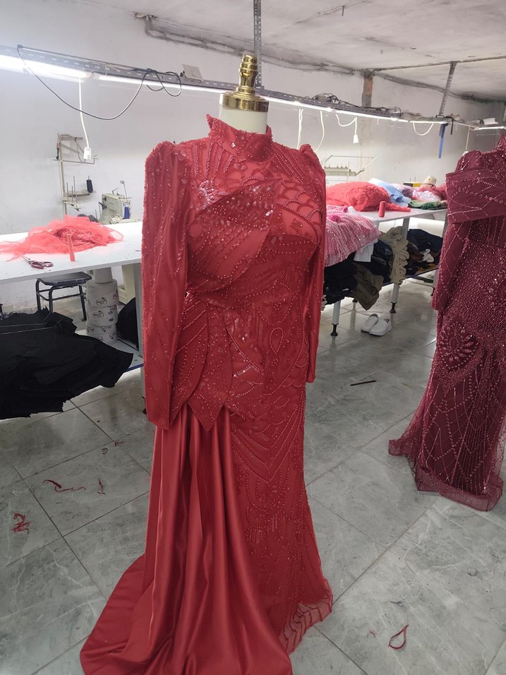 Kırmızı Uzun Kollu Drapeli Abiye Elbise - Görsel 3