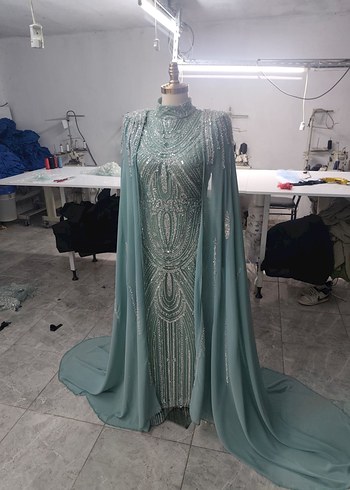 Yeşil İşlemeli Uzun Abiye Elbise - Görsel 10