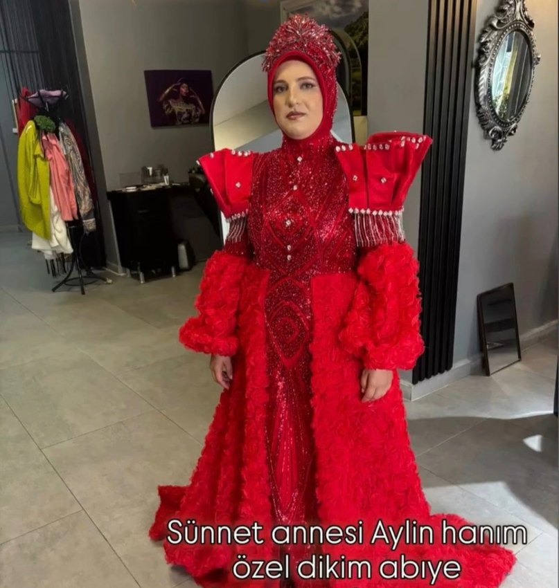 Yeşil İşlemeli Uzun Abiye Elbise - Görsel 3