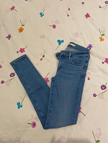 Levis 711 jean