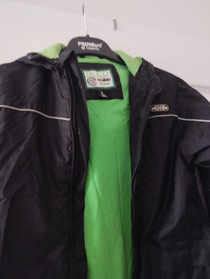 Erkek Çocuk Siyah Yağmurluk Kapüşonlu - Görsel 3