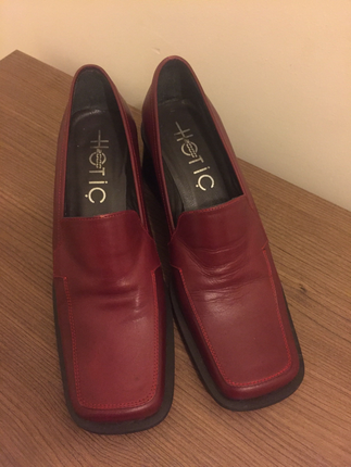Bordo dolgu topuk