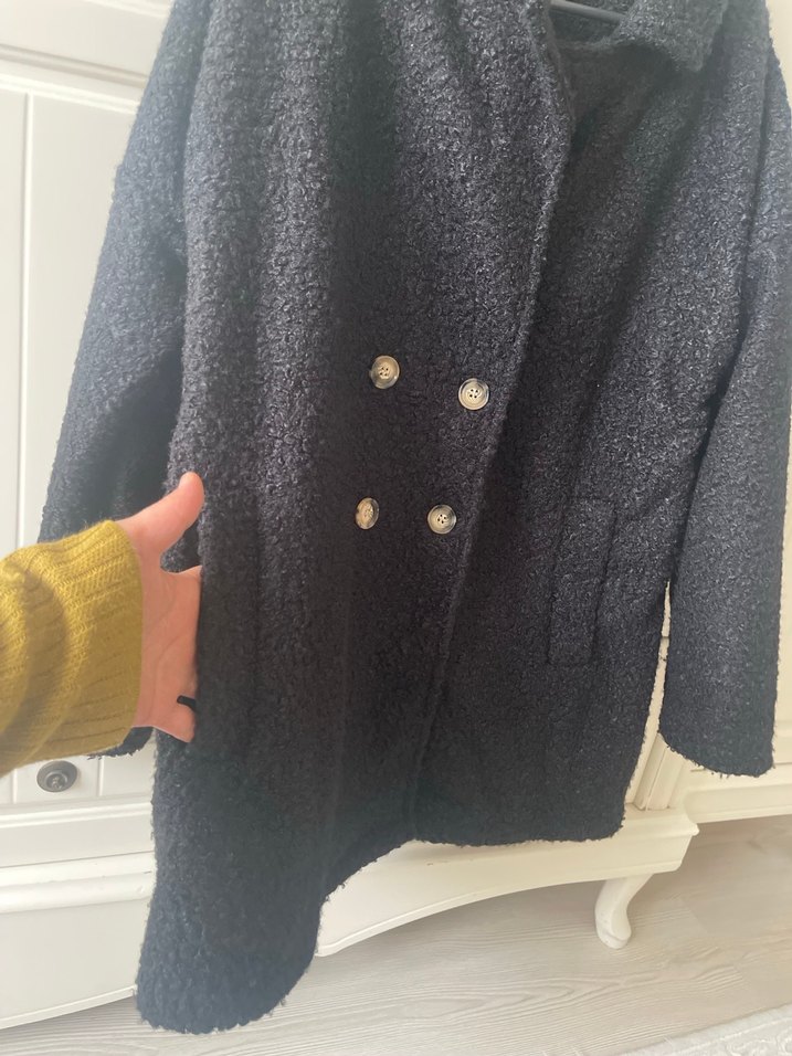 Düğmeli Siyah Midi Kadın Kaban - Görsel 2