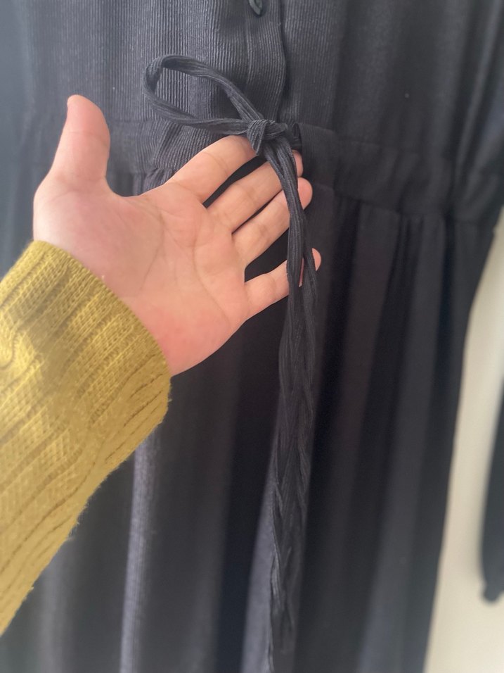 Düğmeli Siyah Uzun Keten Elbise - Görsel 5