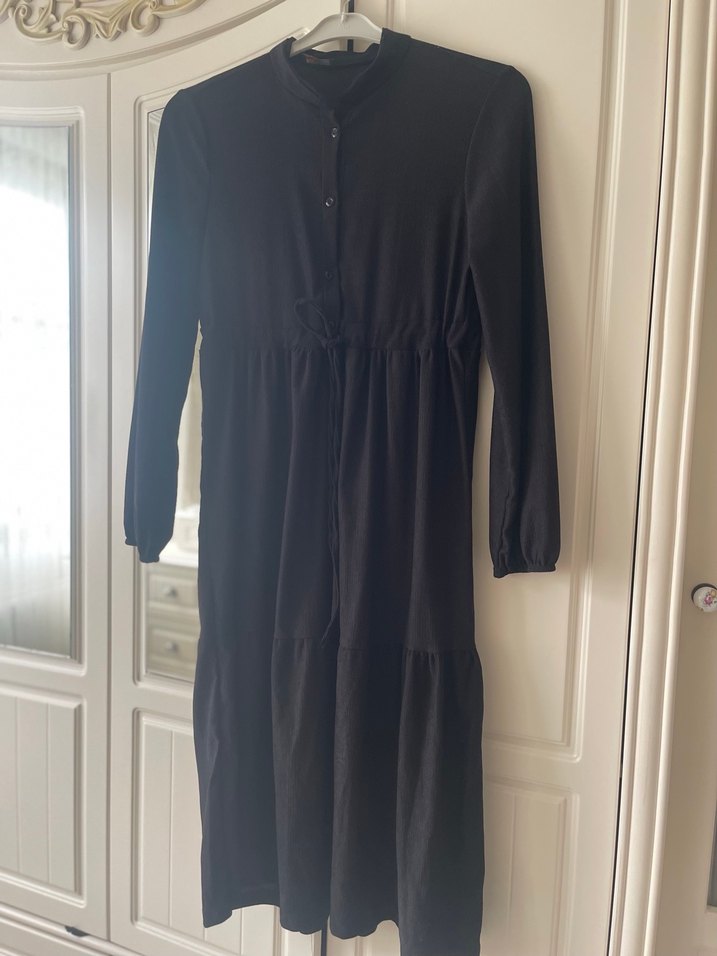 Düğmeli Siyah Uzun Keten Elbise - Görsel 2