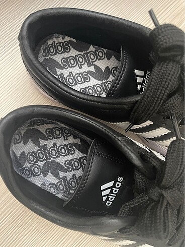 37 Beden Adidas spor ayakkabı