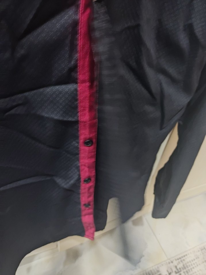 Siyah Düğmeli Uzun Kollu Erkek Gömlek - Görsel 3