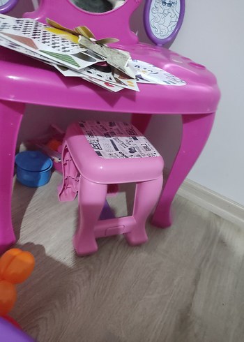 Pembe Barbie Çocuk Oyun Masası ve Taburesi - Görsel 5