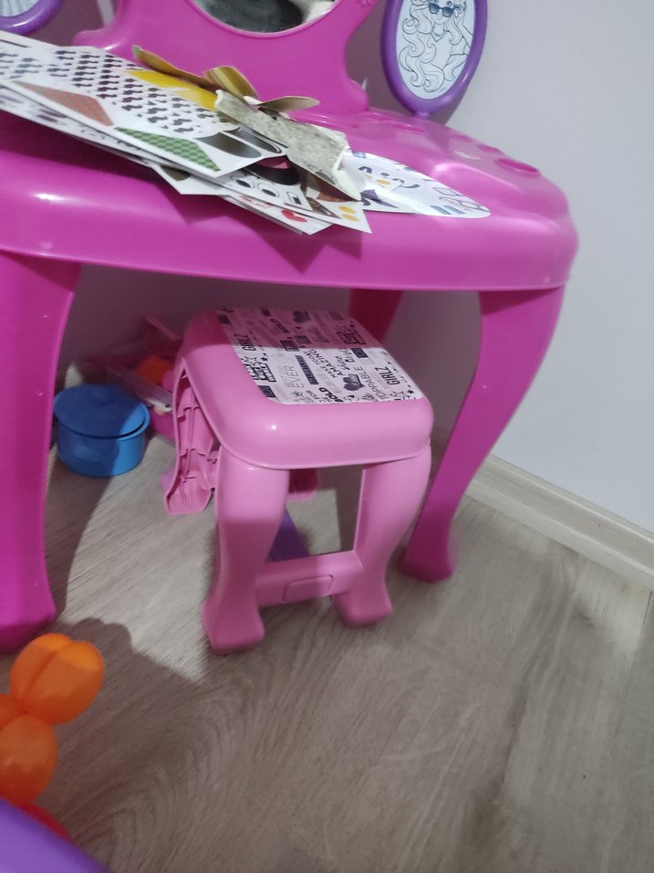 Pembe Barbie Çocuk Oyun Masası ve Taburesi - Görsel 5