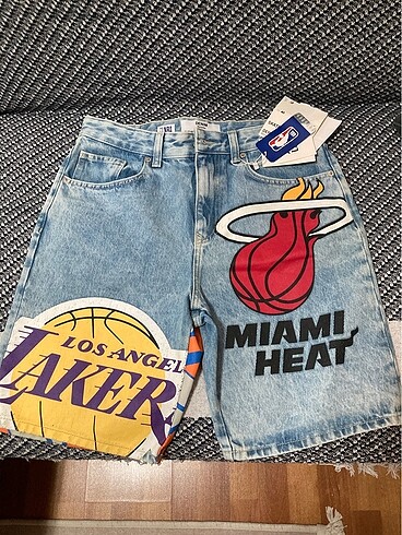 Bershka NBA lakers erkek kot şort