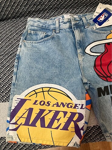 40 Beden mavi Renk Bershka NBA lakers erkek kot şort