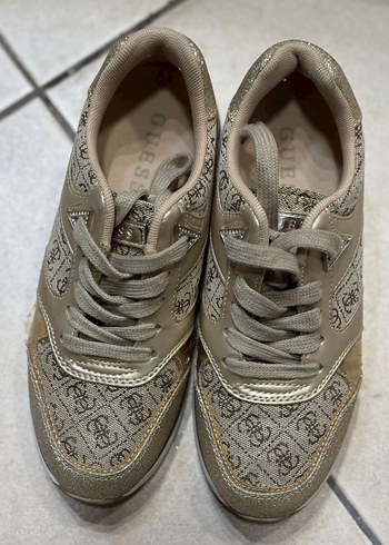 Guess spor ayakkabı - Görsel 3