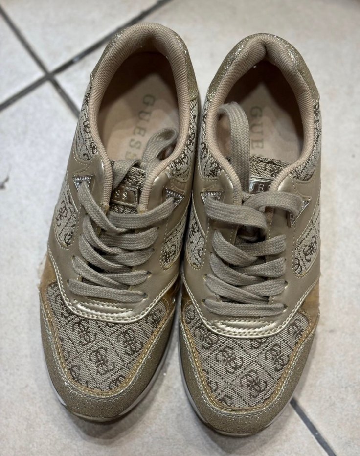 Guess spor ayakkabı - Görsel 3