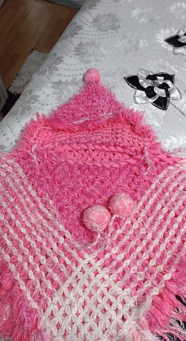 Kızlar için Pembe Kapüşonlu Örgü Panço - Görsel 2