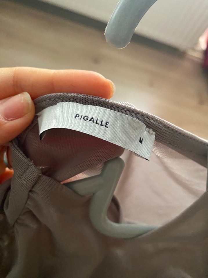 Drapeli Yüksek Yakalı Kolsuz Bluz - Görsel 3