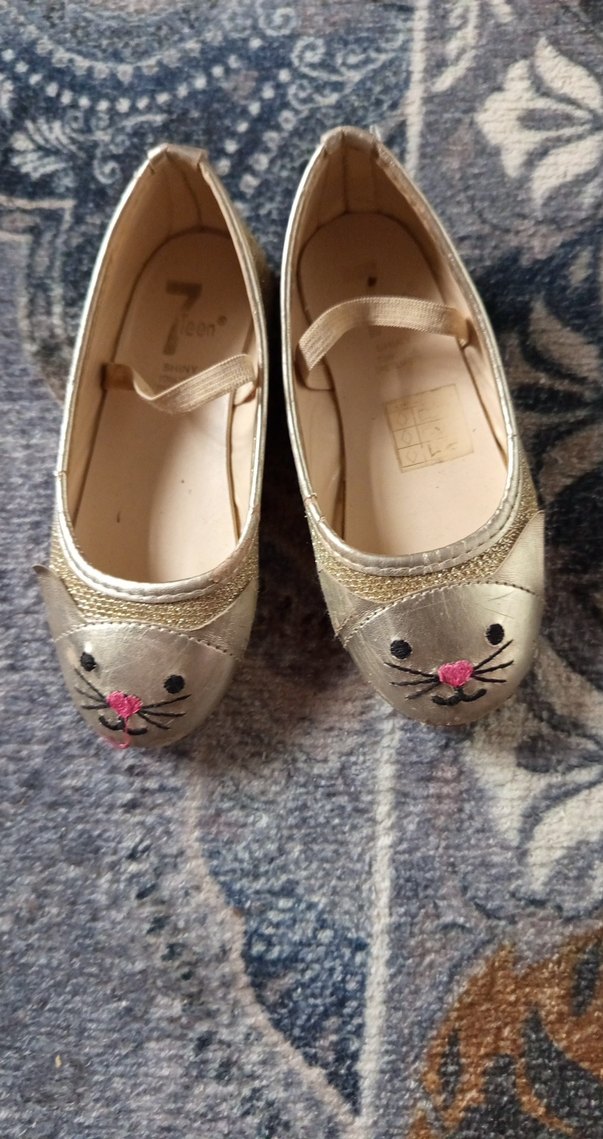 Kızlar için Parlak Altın Nakışlı Babet - Görsel 2