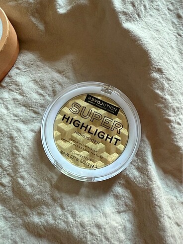 Revolution Revolution champagne golden highlighter