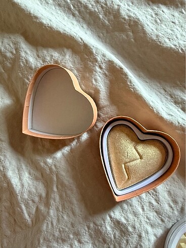 Beden Renk Revolution champagne golden highlighter