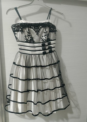 Nakışlı Beyaz Mini Straplez Elbise - Görsel 3