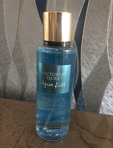 Victoria Secret Aqua Kiss