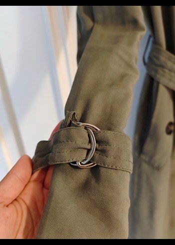 Kadın Haki Uzun Kuşaklı Bershka Trençkot - Görsel 3