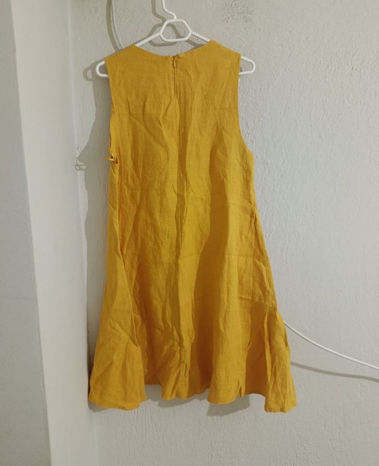 Sarı Kolsuz Keten Elbise - Görsel 3