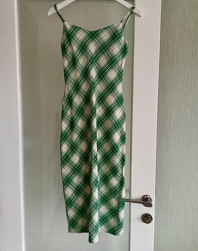 ekoseli kore style elbise