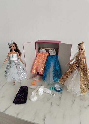 Barbie uyumlu 4 set elbise + örgü hırka bere