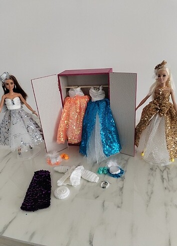 Barbie Barbie uyumlu 4 set elbise + örgü hırka bere