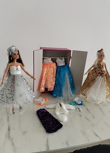 Beden Renk Barbie uyumlu 4 set elbise + örgü hırka bere