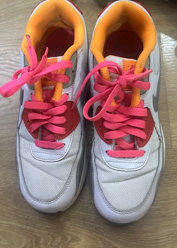 Pembe Bağcıklı Kadın Spor Ayakkabı