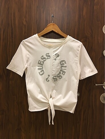 Guess tshirt