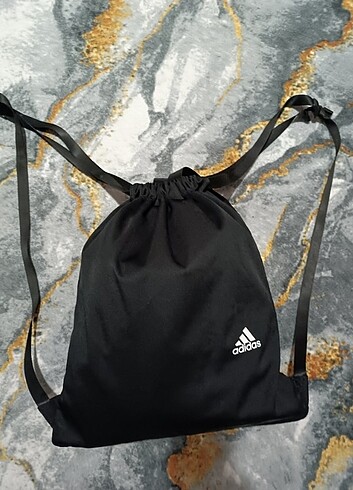 Adidas canta sırt el