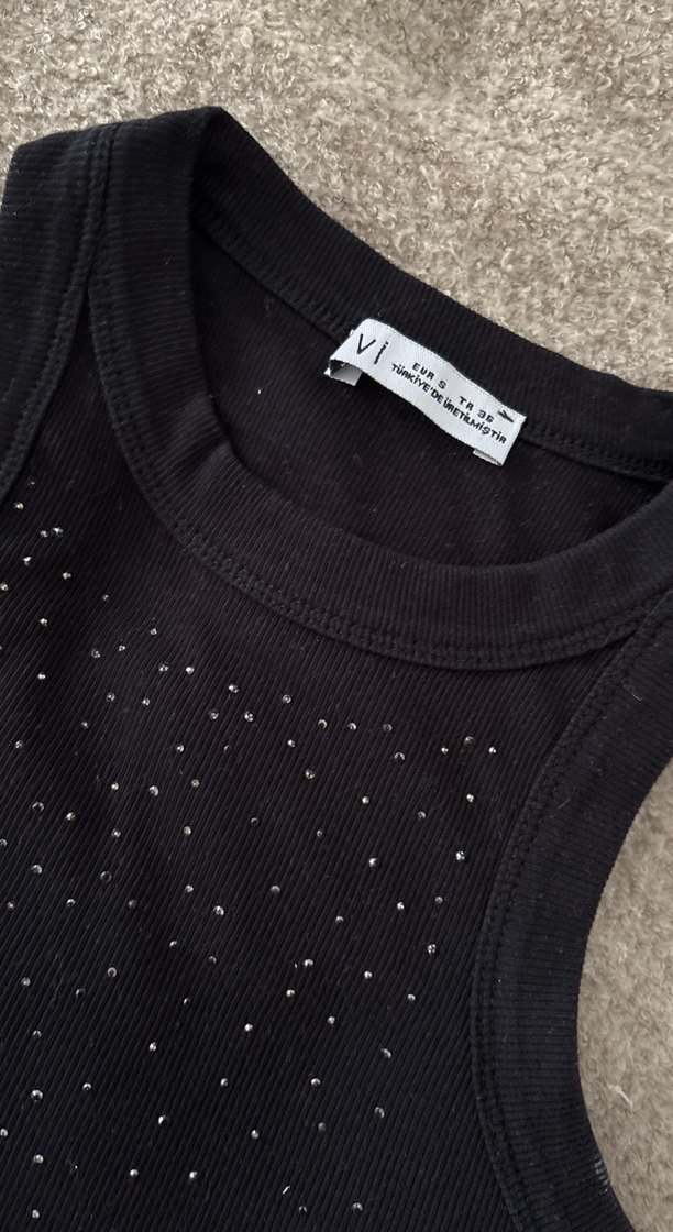 Siyah Payetli Yüksek Yakalı Atlet - Görsel 2