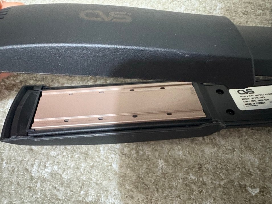 Siyah Saç Düzleştirici - Görsel 2