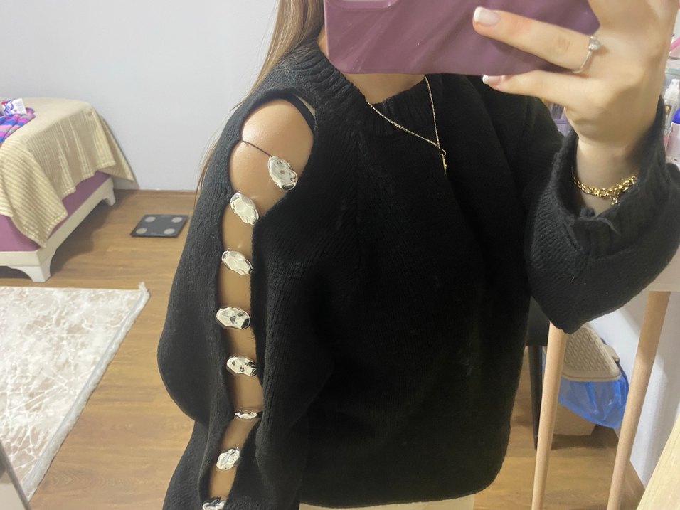 siyah kol detaylı bluz - Görsel 3