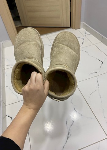 Bej Süet Kürklü Kadın Bot - Görsel 3